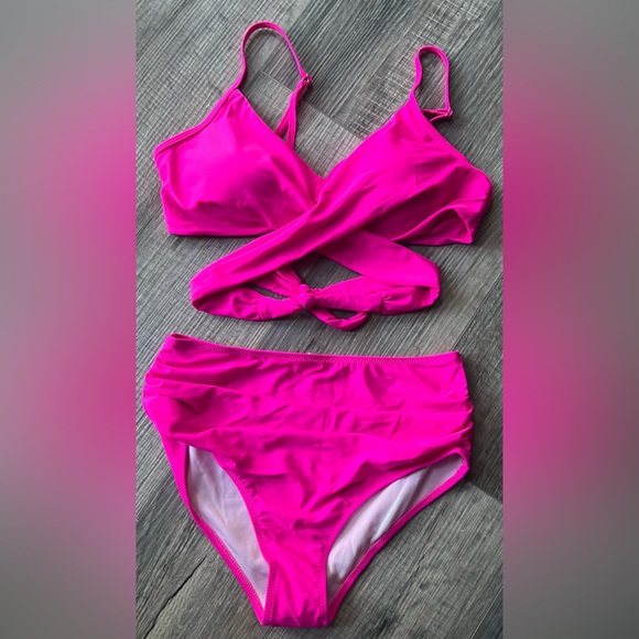 Amazon Hot Pink Women's Bikini Set - Picture 1 of 6